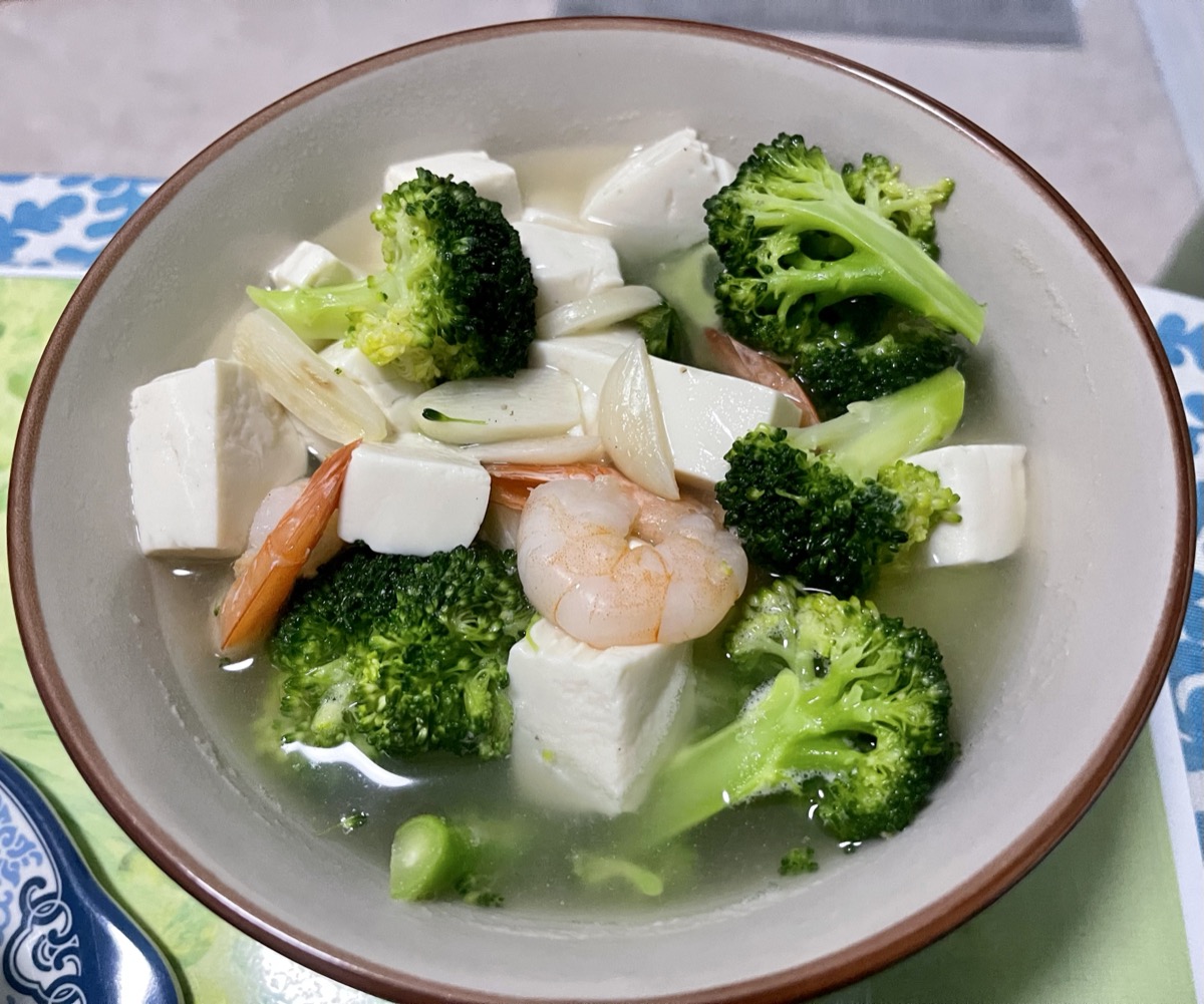 西兰花豆腐虾仁汤